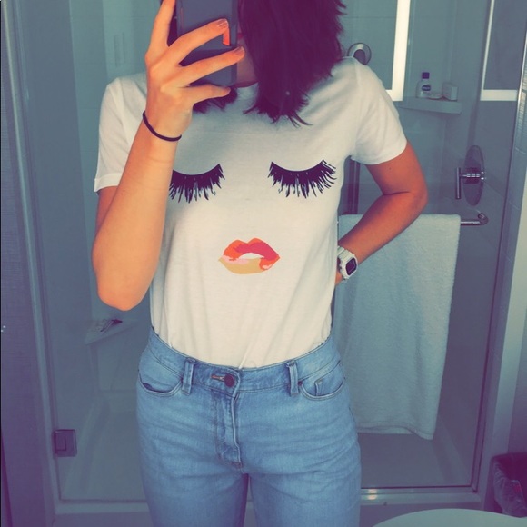 Lips & Lashes tee - Picture 3 of 4